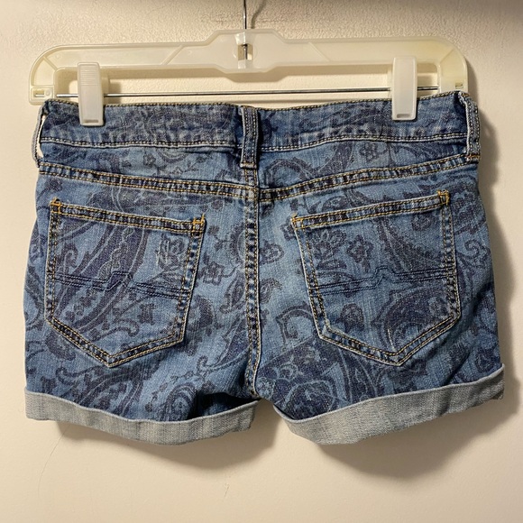⚫️- Arizona Jean Co denim paisley print shorts juniors size 1 - Picture 5 of 6
